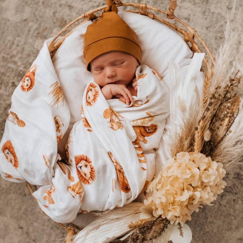 Lion organic muslin wrap